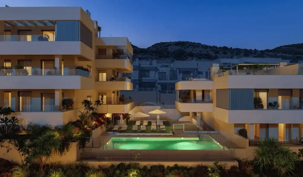 Vista exterior de Apartament en venda en Benalmádena amb Terrassa i Piscina comunitària
