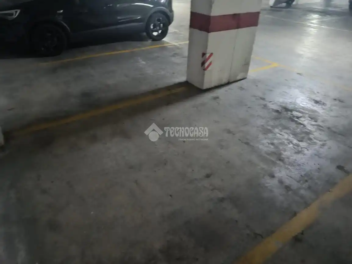 Aparcament amb ascensor en venda a Cerro - Amate, imagen 4