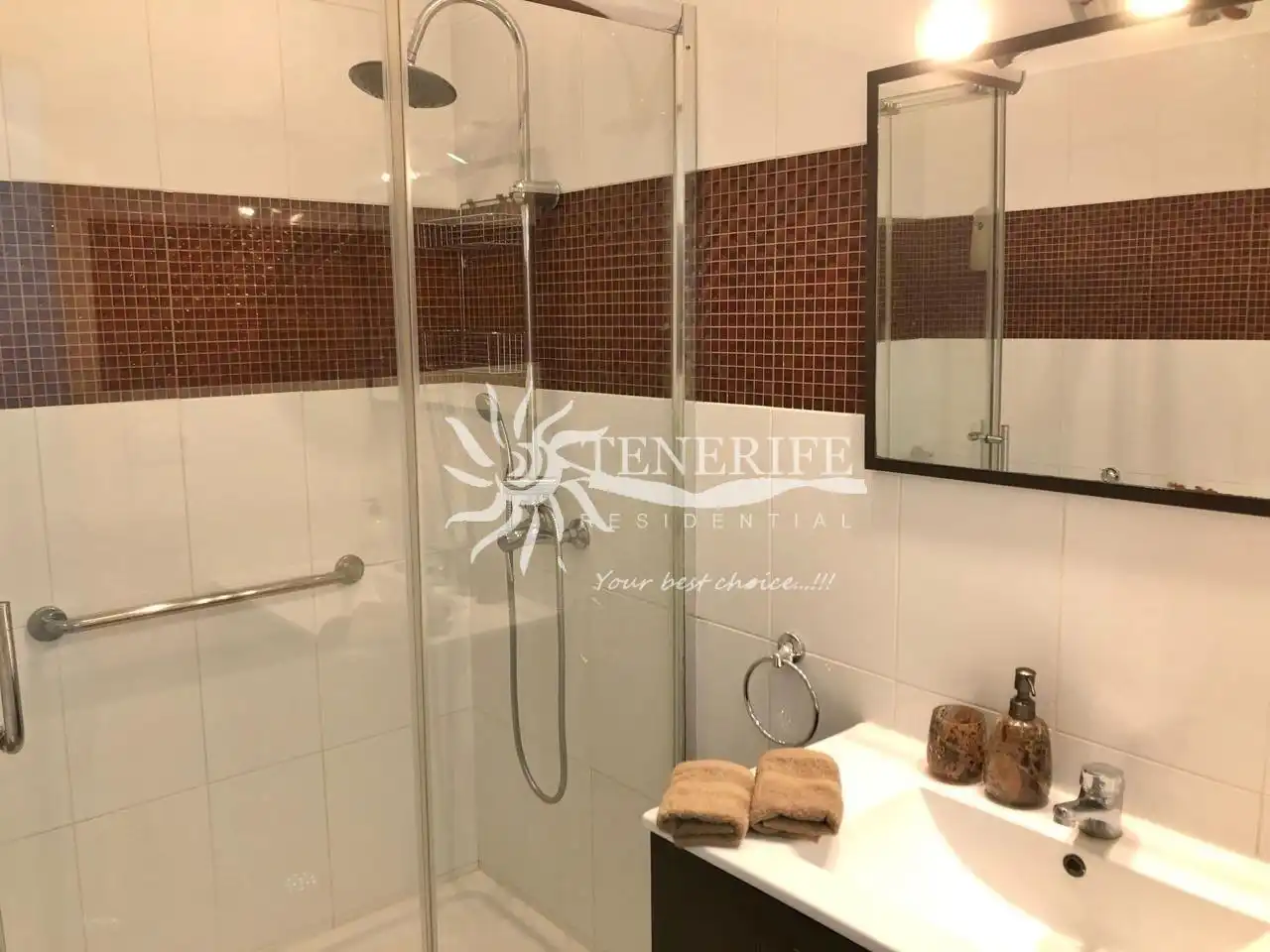 Bathroom of Ground floor for sale in Adeje  with Terrace and Furnished