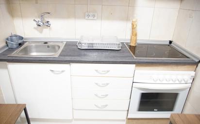 Kitchen of Flat for sale in  Zaragoza Capital  with Air Conditioner, Heating and Parquet flooring