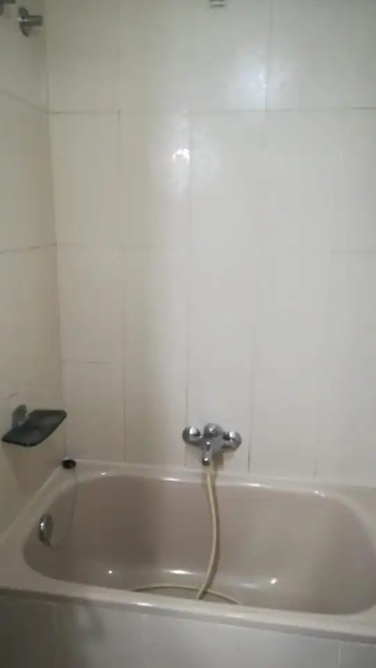 Badezimmer von Erdgeschoss zum Verkauf in Santiago de Compostela  mit Heizung und Möbliert