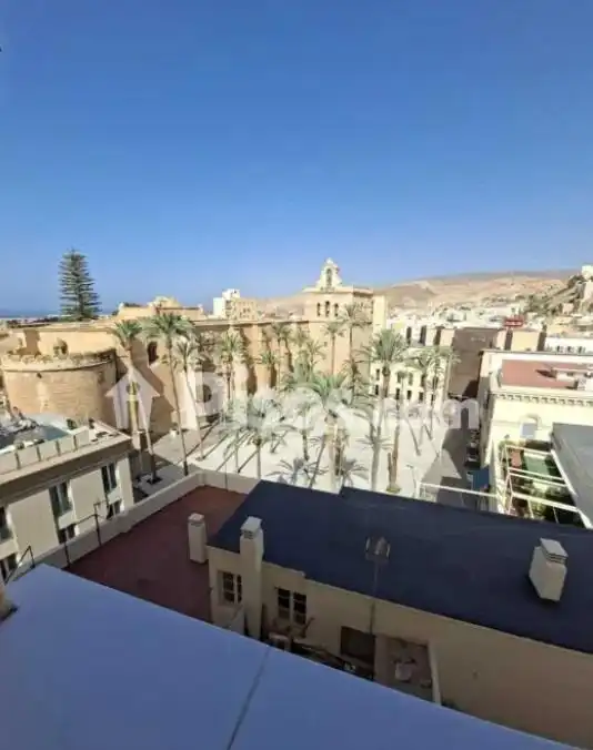 Vista exterior de Ático de alquiler en Almería con Amueblado