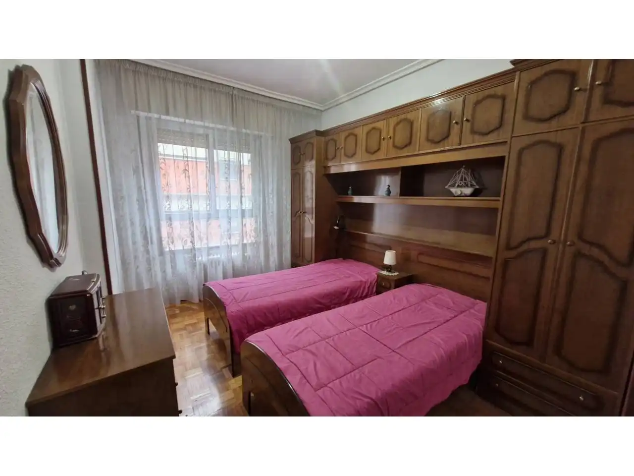 Habitación de Piso en venta en  Logroño con Calefacción, Parquet y Terraza