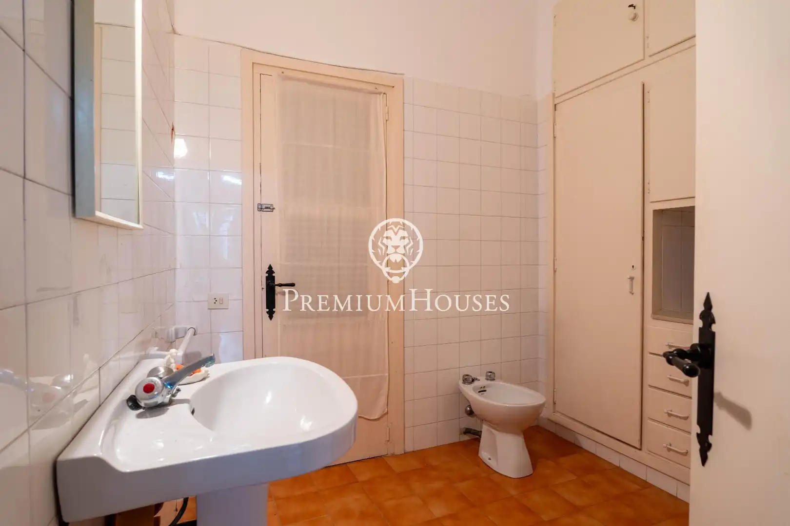 Bathroom of Houses for sale in La Secuita  with Terrace, Storage room and Balcony