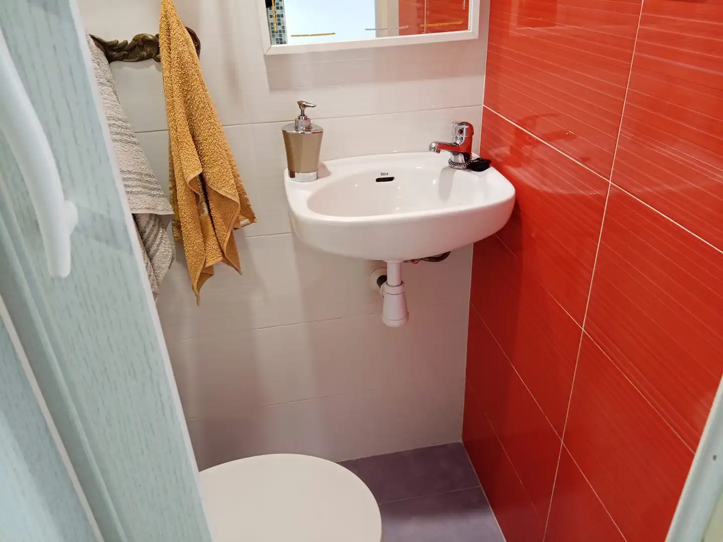 Bathroom of Houses for sale in Calles  with Furnished, Oven and Washing machine