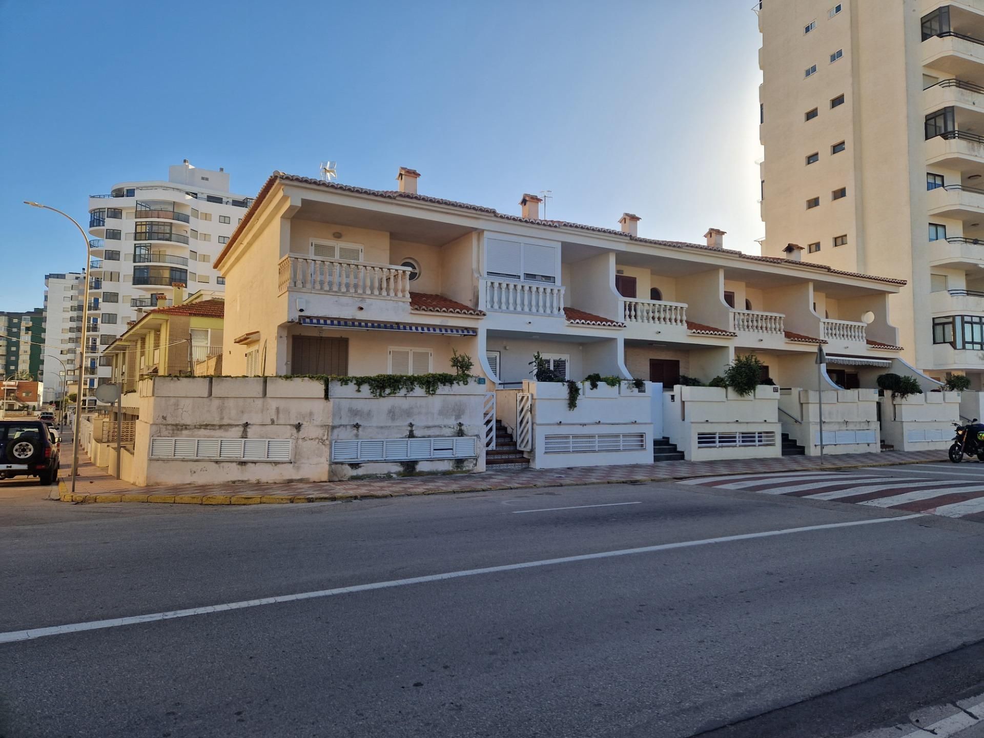 Single-family semi-detached for sale in Tavernes de la Valldigna