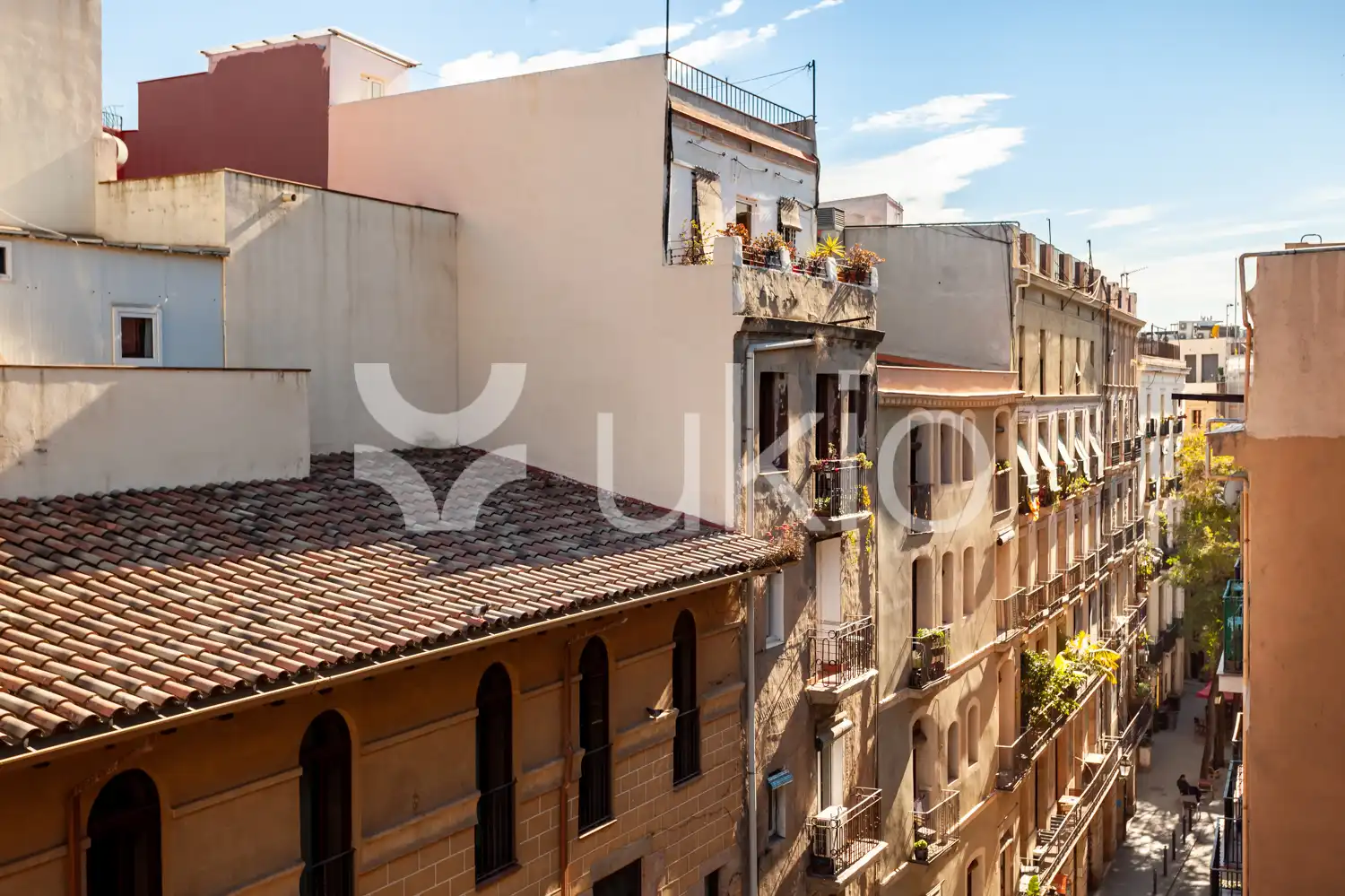 Exterior view of Study for rent in Barcelona  with Air Conditioner, Heating and Terrace