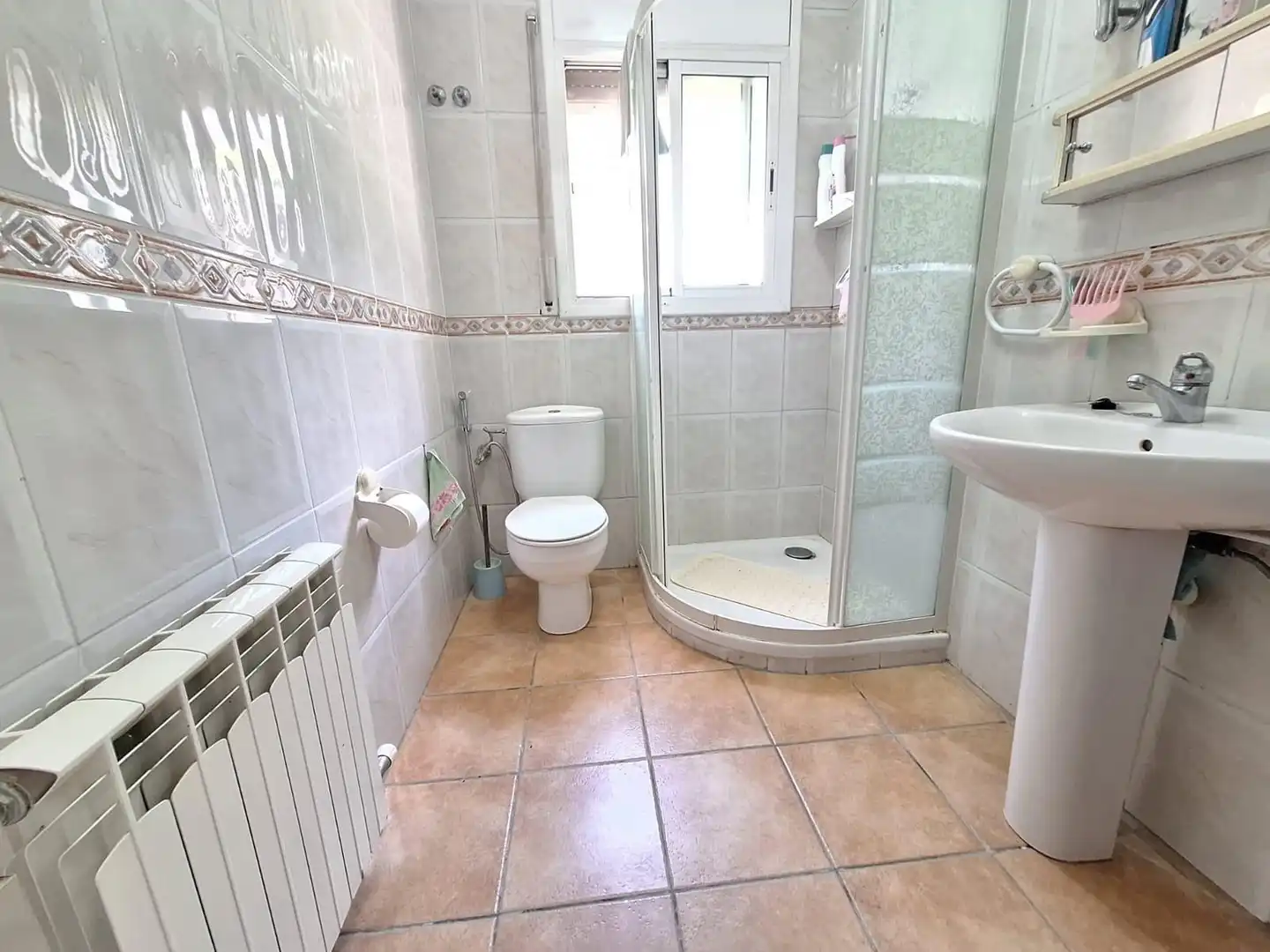 Badezimmer von Country house zum Verkauf in Santa Eulàlia de Ronçana mit Klimaanlage, Privatgarten und Terrasse