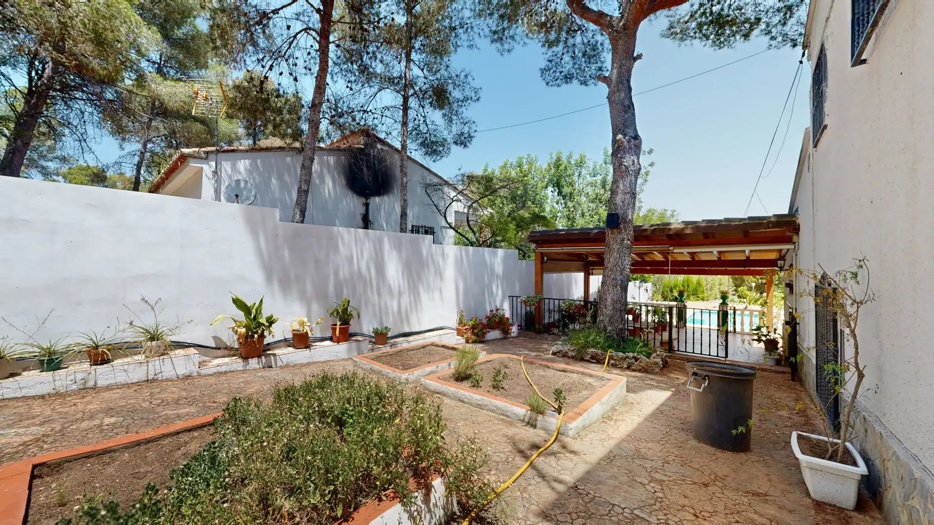 Jardín de Casa o chalet en venta en Chiva con Terraza, Trastero y Piscina