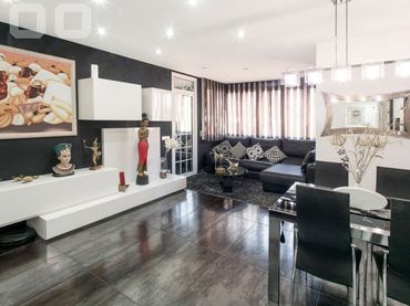 Piso con balcón en venta en Eixample
