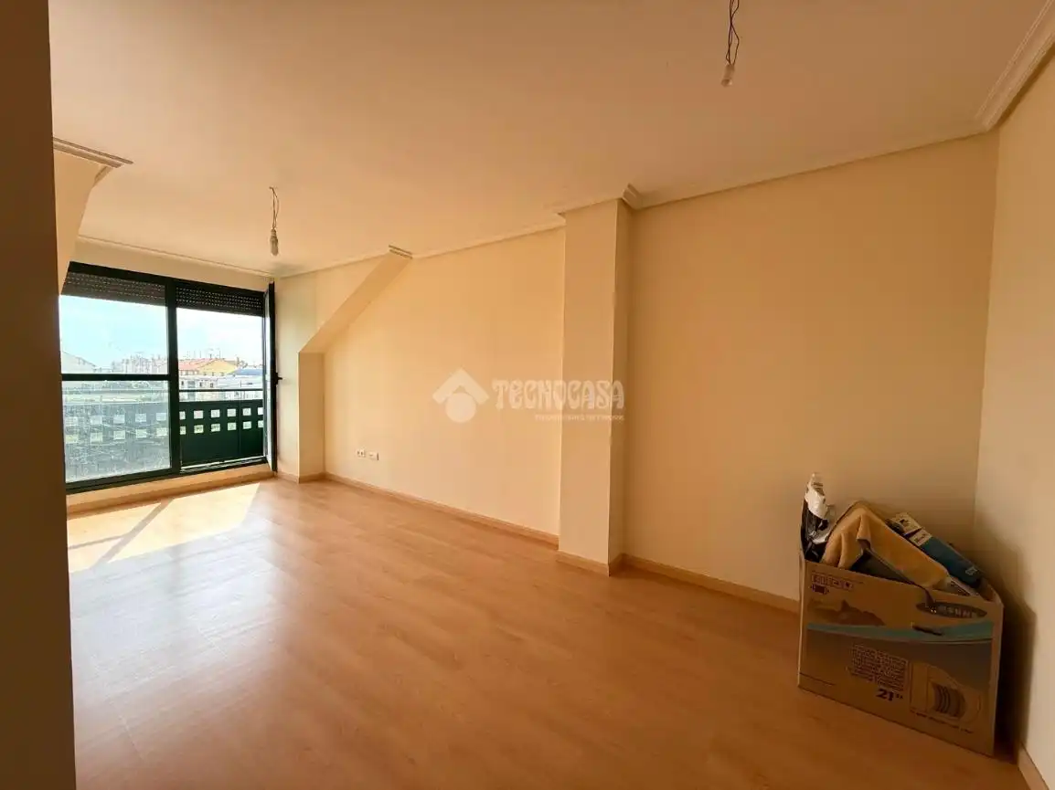 Sala de estar de Ático en venta en Villanubla con Calefacción, Parquet y Terraza
