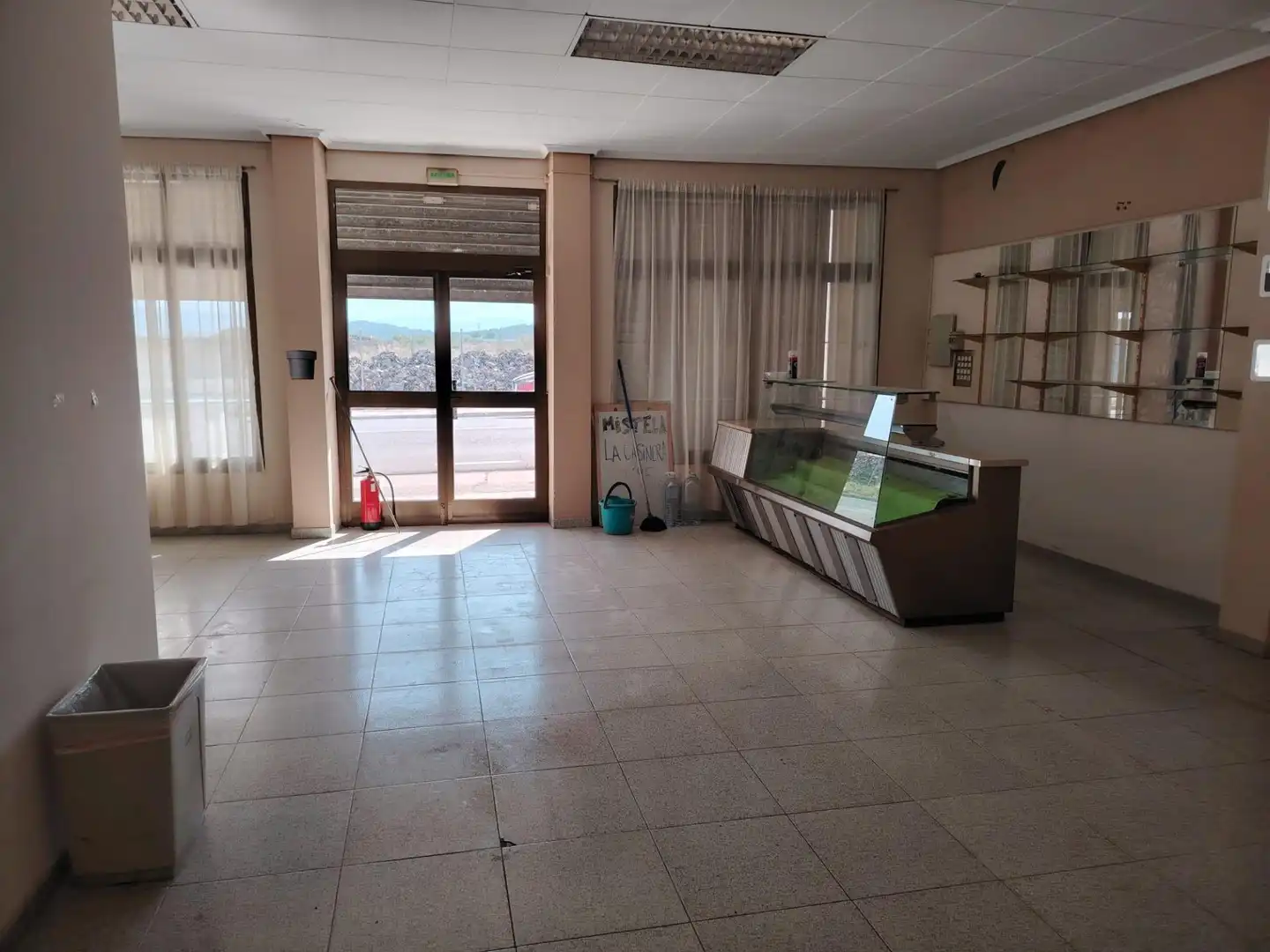Fabrikhallen zur Miete in Casinos