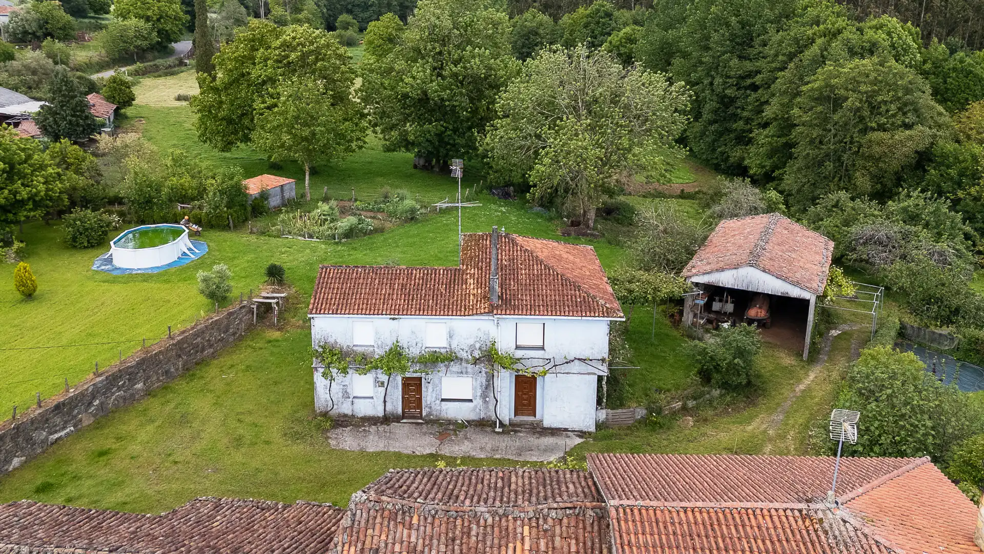 Vista exterior de Finca rústica en venda en Santiso amb Moblat