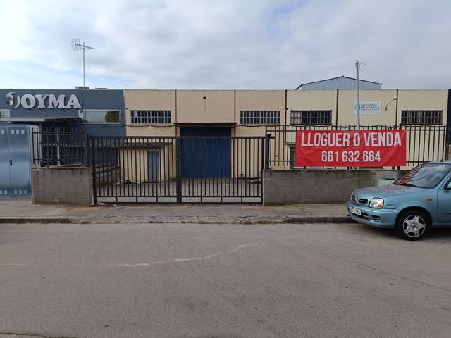 Local comercial en Alquiler en Carrer d'Isaac Peral, 4 en Canovelles