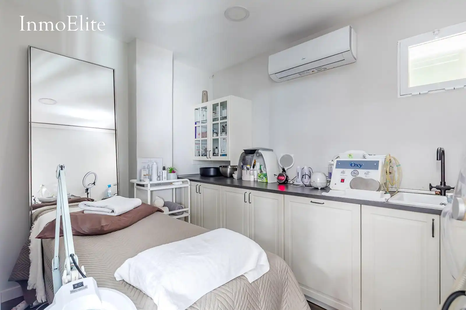 Habitación de Local en venta en Madrid con Aire acondicionado y Alarma