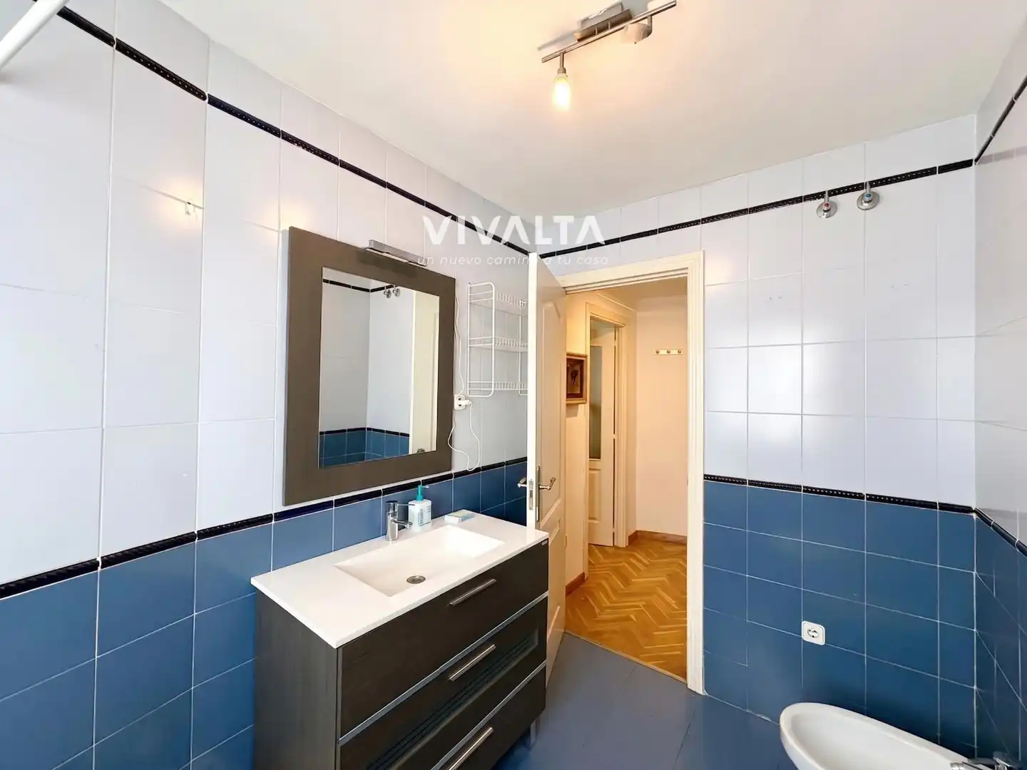 Baño de Estudio en venta en Madrid con Aire acondicionado y Amueblado