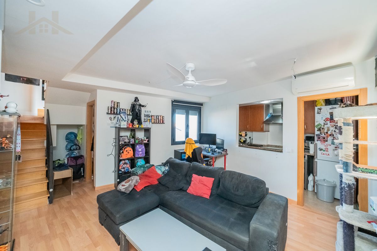 Sala de estar de Dúplex en venta en Casarrubios del Monte con Aire acondicionado y Calefacción
