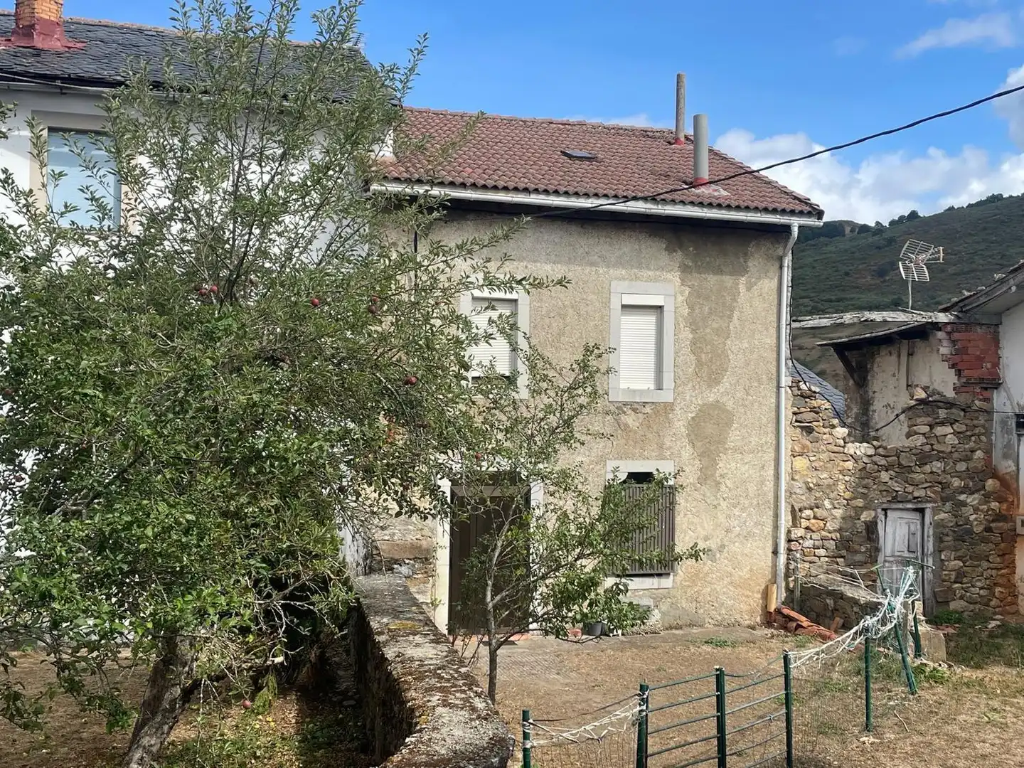 Exterior view of Houses for sale in Acebedo  with Storage room and Swimming Pool