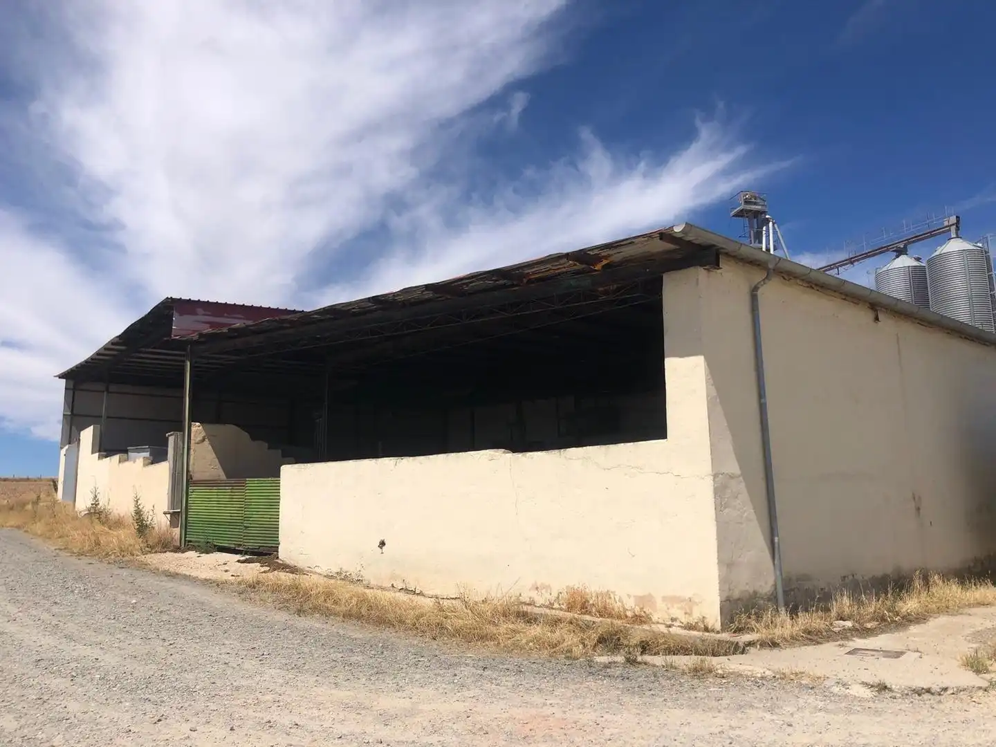 Außenansicht von Residential zum Verkauf in Larrodrigo