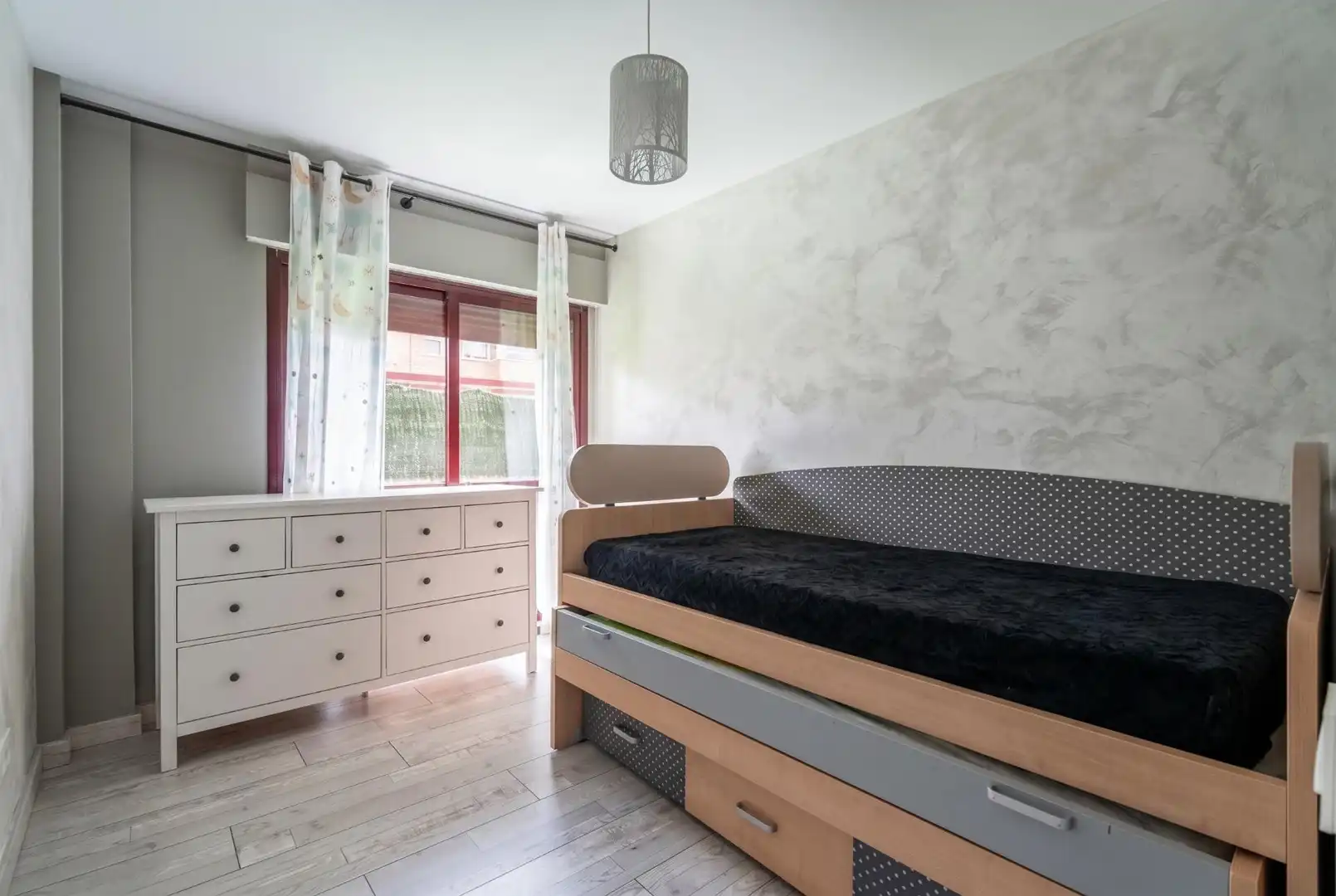 Habitación de Planta baja en venta en Las Rozas de Madrid con Aire acondicionado, Calefacción y Jardín privado