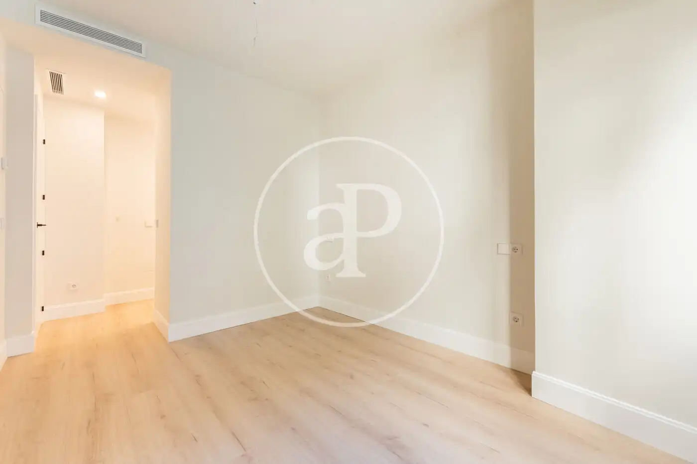 Schlafzimmer von Wohnung zur Miete in Madrid mit Klimaanlage, Heizung und Privatgarten