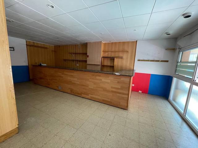 Local comercial en Venta en Montornès del Vallès