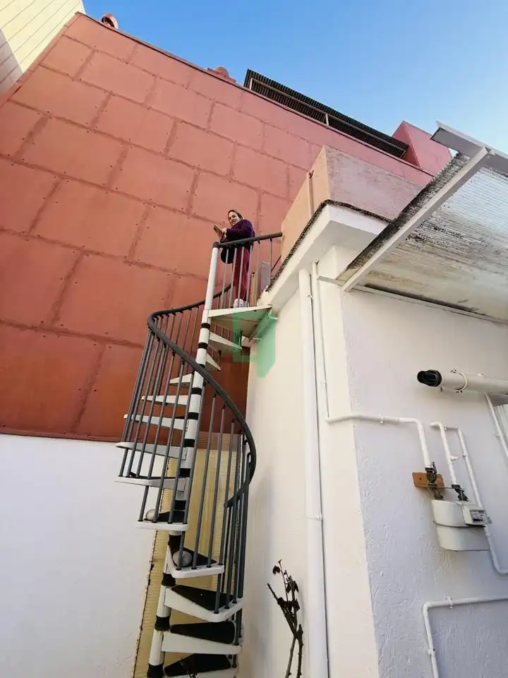 Terrassa de Casa o xalet en venda en Badalona amb Calefacció, Parquet i Balcó
