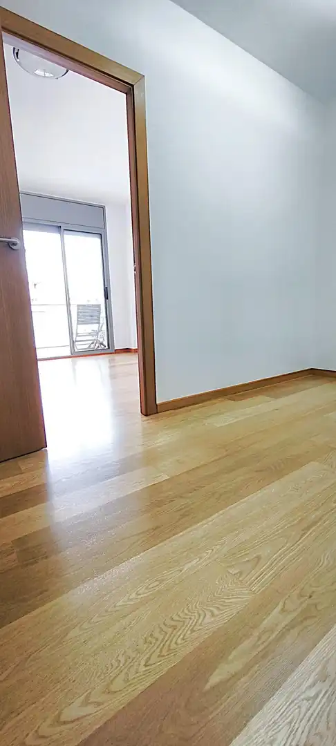 Wohnung zum Verkauf in Badalona mit Klimaanlage, Heizung und Parkett