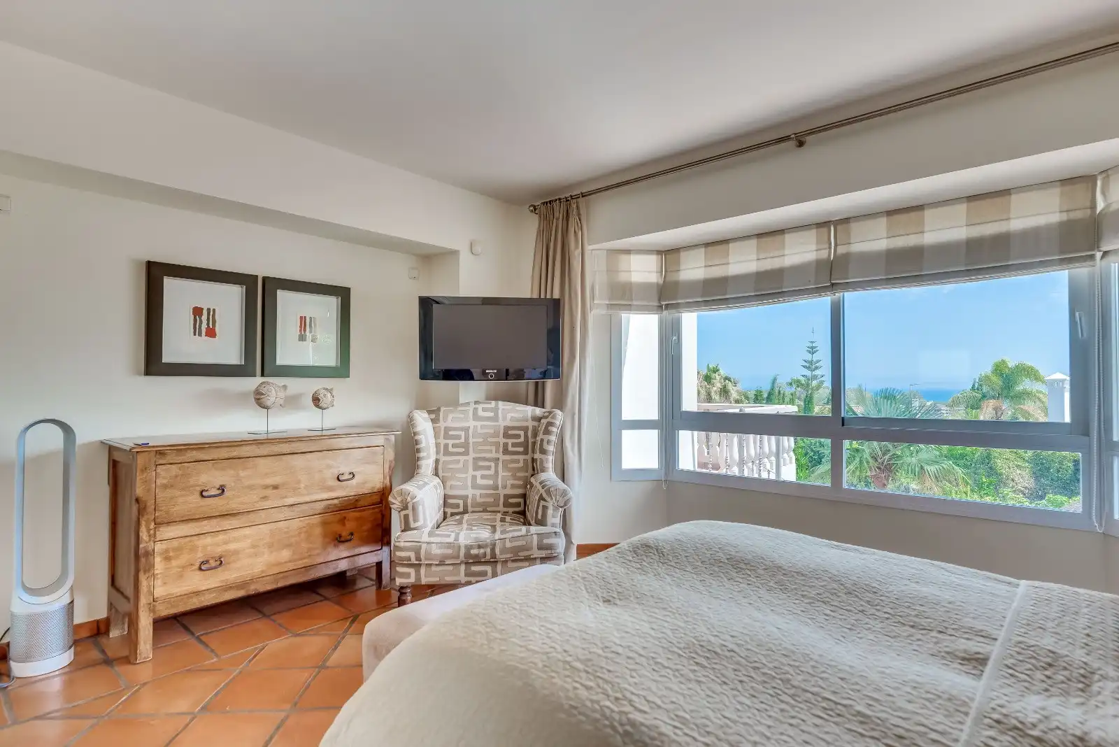 Dormitori de Casa o xalet en venda en Marbella amb Aire condicionat, Jardí privat i Terrassa