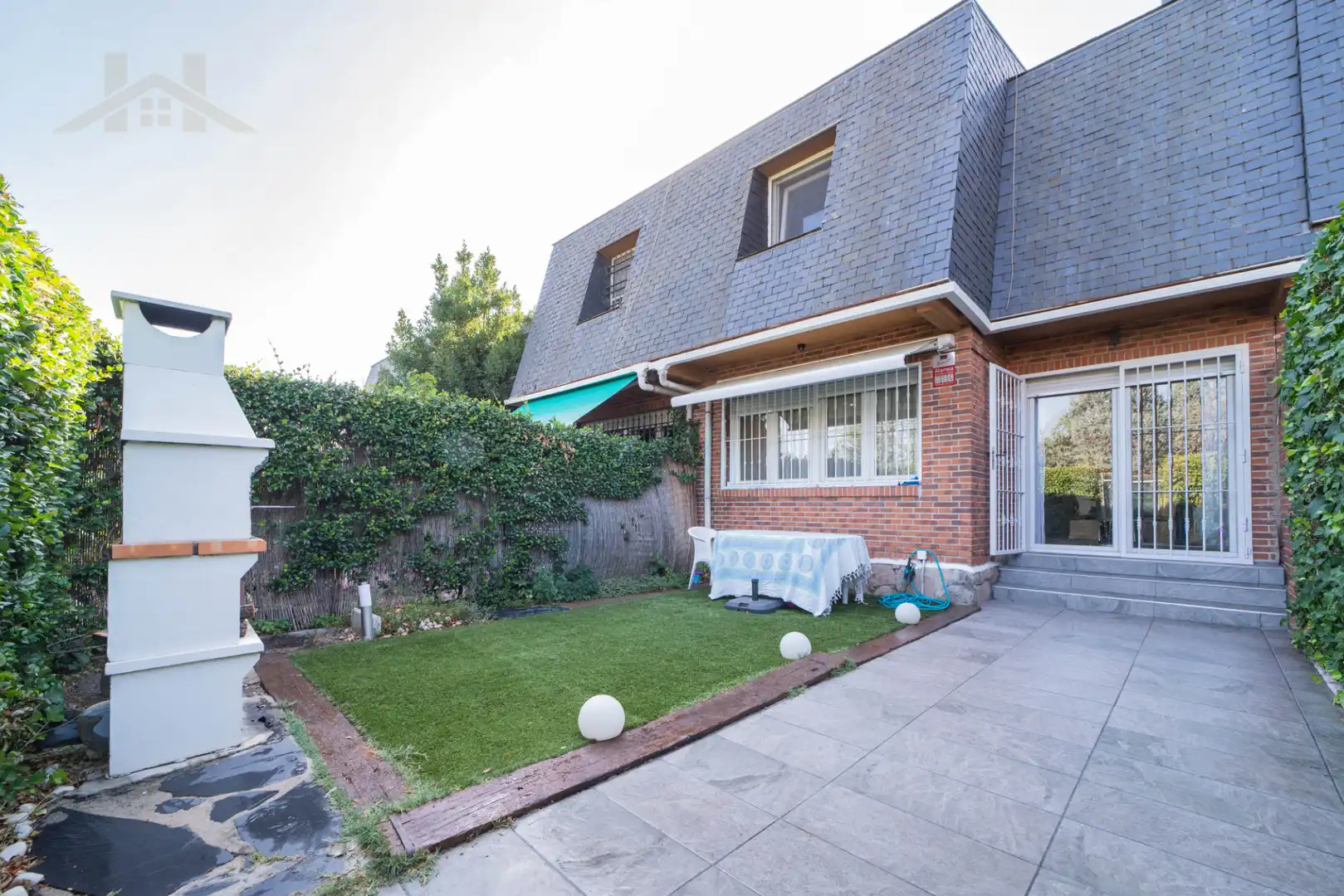 Garten von Einfamilien-Reihenhaus zum Verkauf in Galapagar mit Heizung, Privatgarten und Parkett