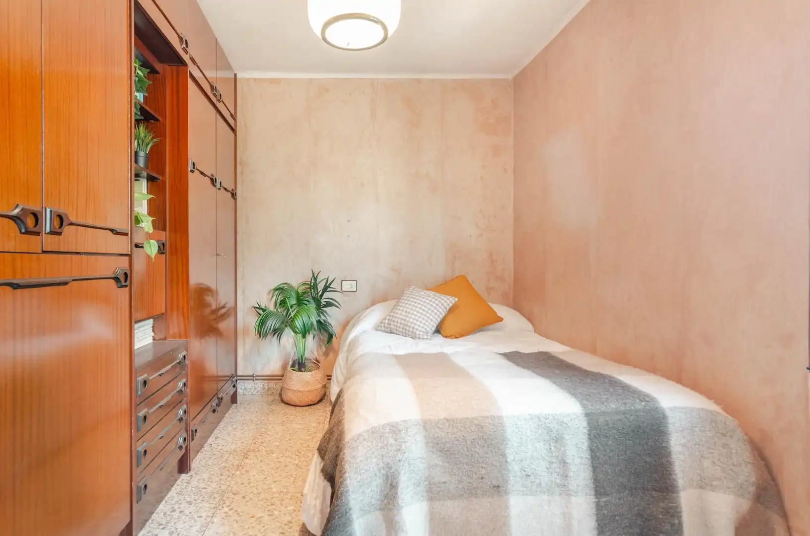 Habitación de Ático en venta en Mieres (Asturias) con Calefacción y Terraza