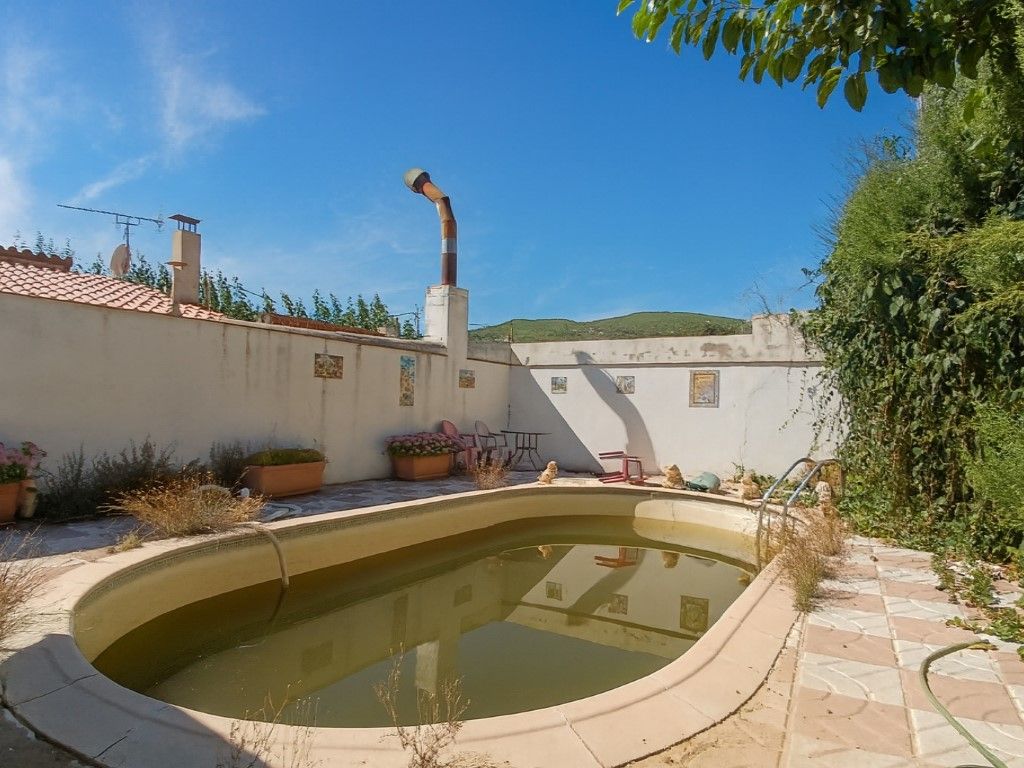 Swimming pool of House or chalet for sale in Torrelles de Foix  with Heating and Oven