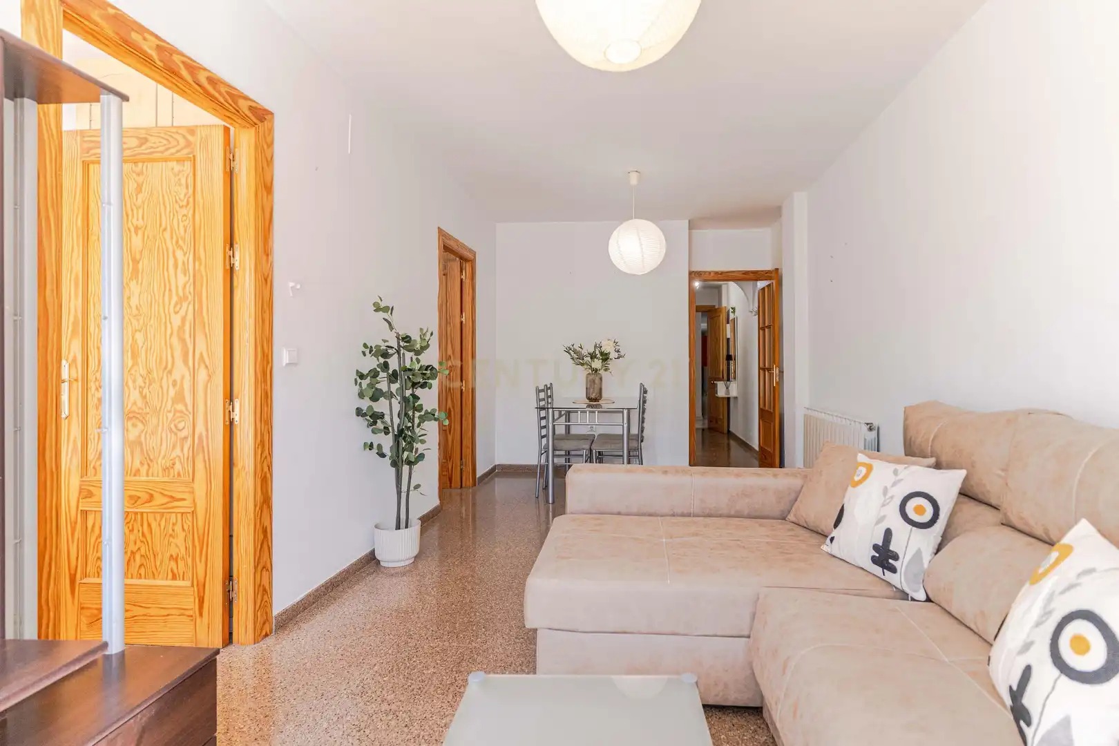 Sala d'estar de Apartament en venda en Churriana de la Vega amb Jardí privat i Piscina comunitària