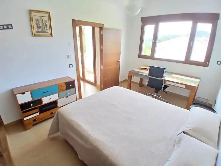 Habitación de Casa o chalet de alquiler en Casabermeja con Aire acondicionado, Jardín privado y Piscina