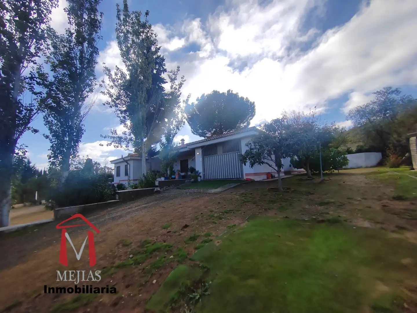 Vista exterior de Casa o xalet en venda en Antequera amb Aire condicionat, Calefacció i Terrassa