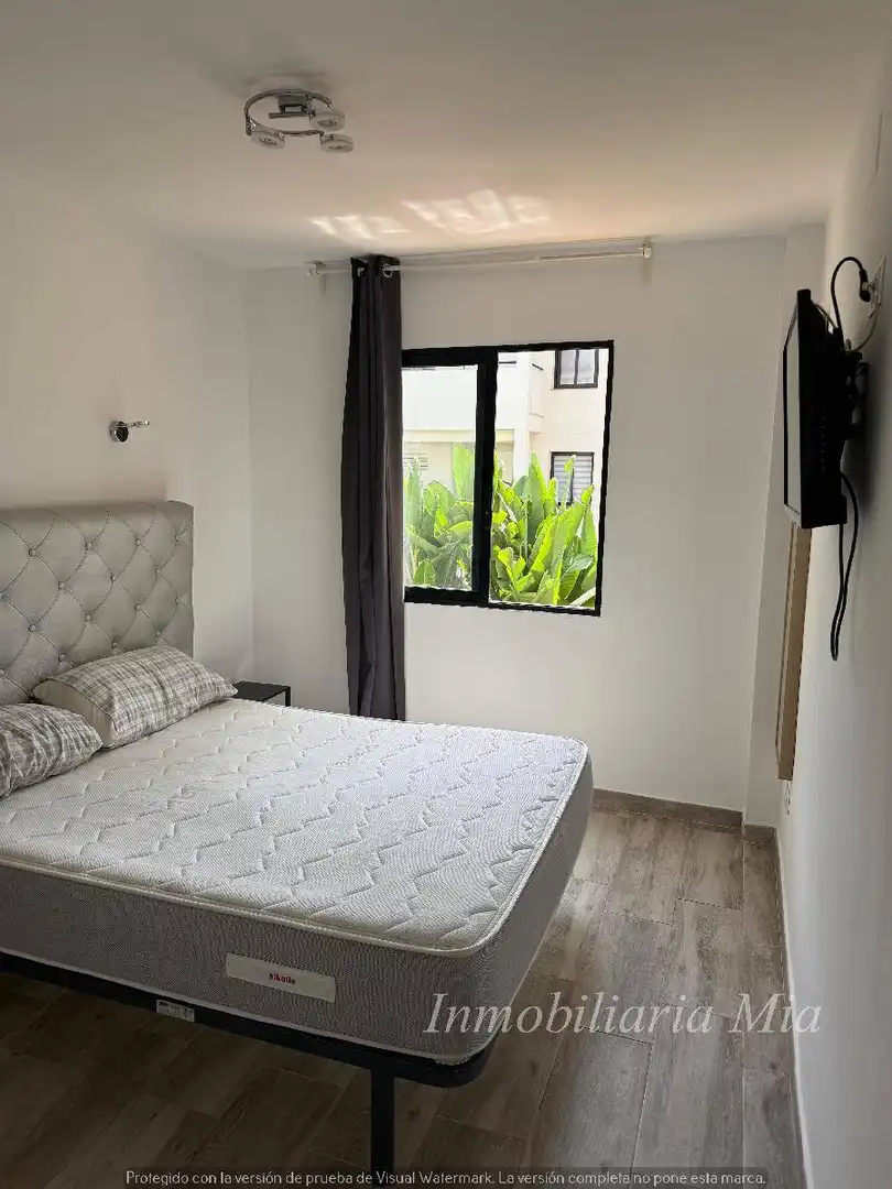 Dormitori de Apartament en venda en Torremolinos amb Aire condicionat, Jardí privat i Terrassa