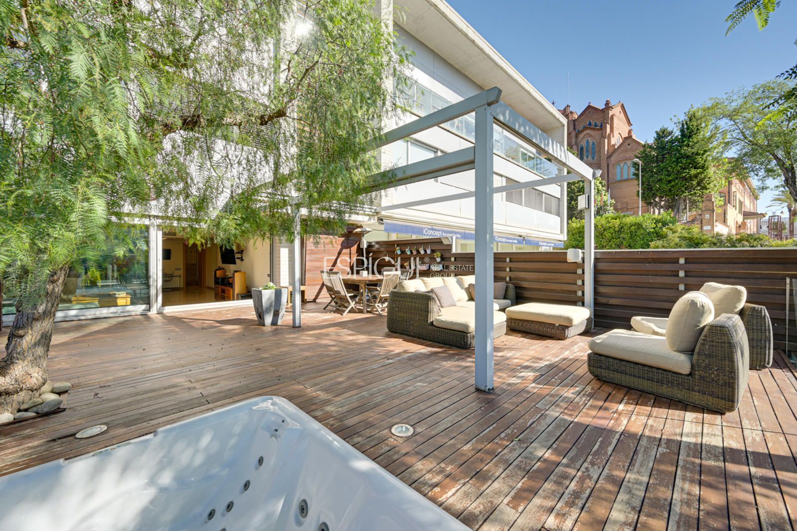Terrace of Single-family semi-detached for sale in  Barcelona Capital  with Air Conditioner, Heating and Private garden