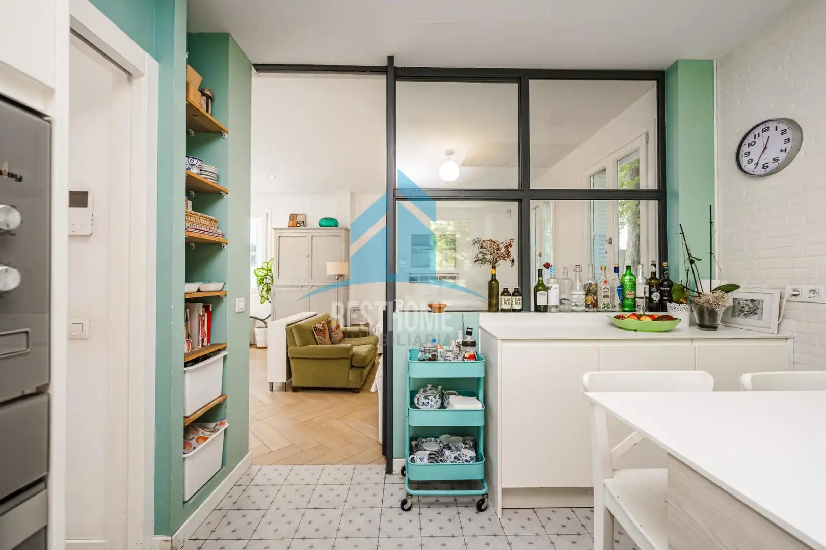 Cocina de Casa o chalet en venta en Madrid con Calefacción, Jardín privado y Parquet