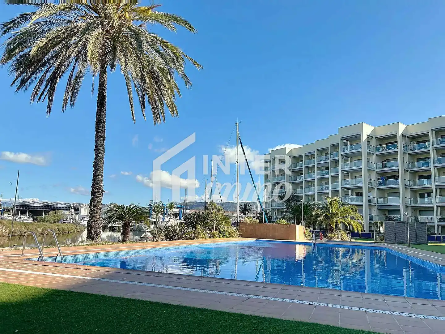 Swimming pool of Flat for sale in Santa Margarita