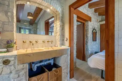 Baño de Finca rústica en venta en Querol con Calefacción, Jardín privado y Terraza