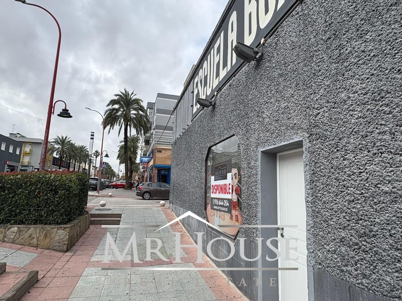 Vista exterior de Local de alquiler en Parla