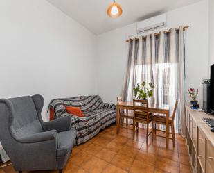 Sala d'estar de Apartament en venda en  Madrid Capital amb Aire condicionat i Balcó