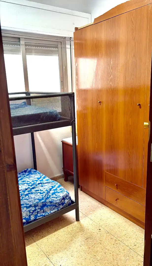 Habitación de Piso para compartir en Valencia con Aire acondicionado, Calefacción y Amueblado