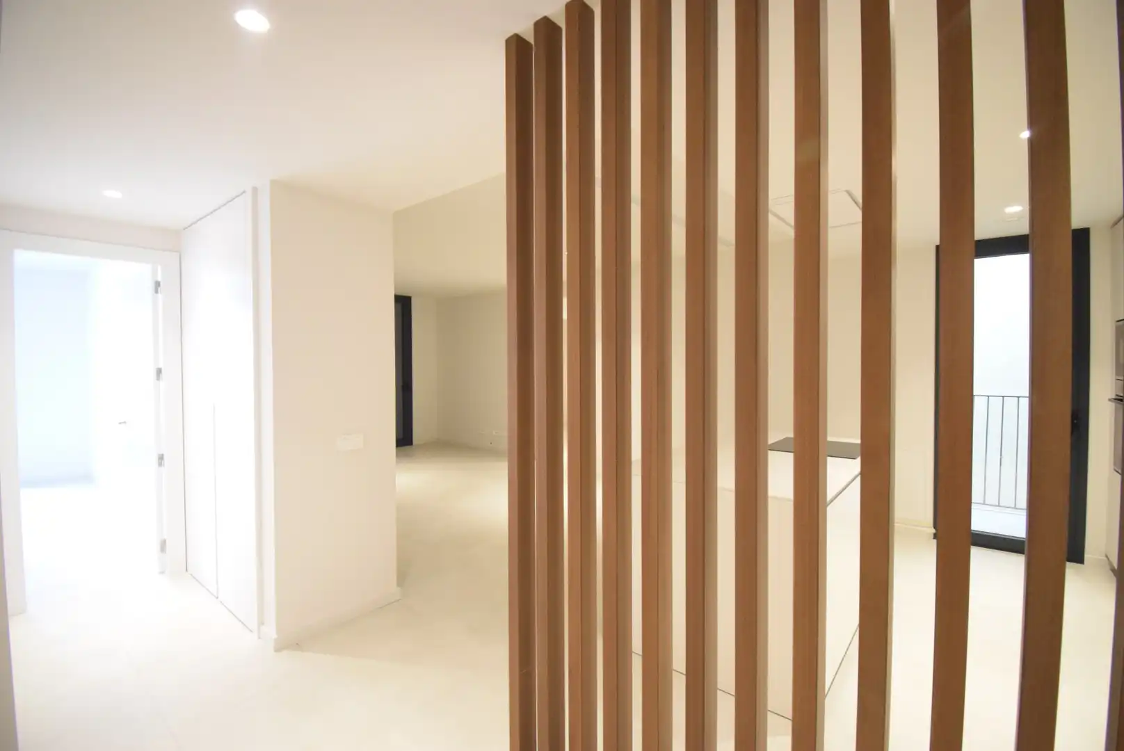Wohnung zur Miete in Girona mit Klimaanlage, Heizung und Balkon