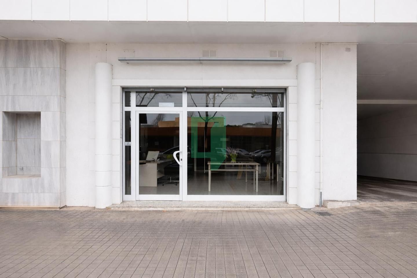 Premises for sale in Badalona  with Air Conditioner