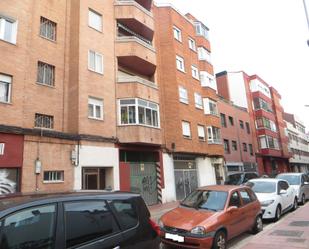Exterior view of Flat for sale in Valladolid Capital  with Heating, Furnished and Oven