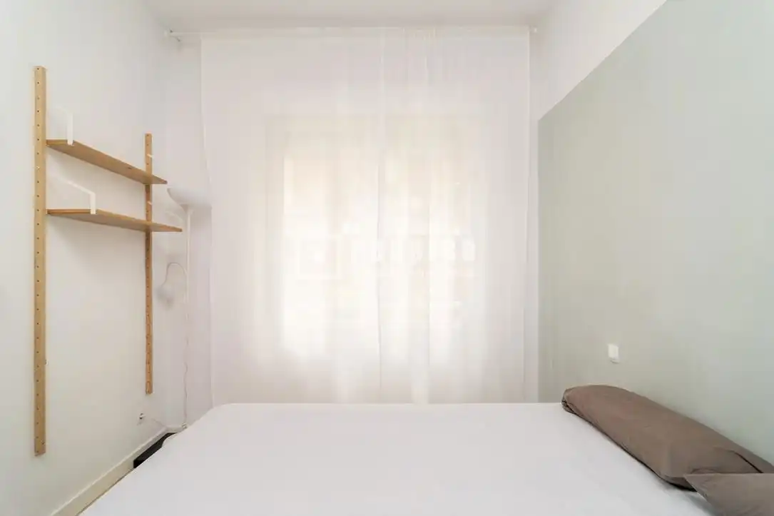 Bedroom of Flat for rent in Madrid  with Air Conditioner, Heating and Parquet flooring