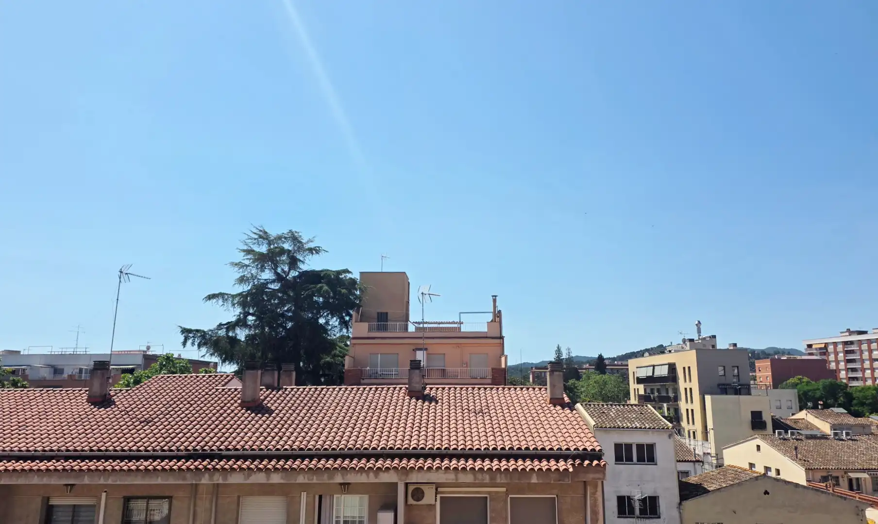 Vista exterior de Piso en venta en Cerdanyola del Vallès con Aire acondicionado, Calefacción y Balcón