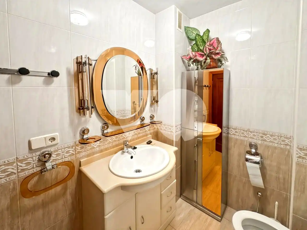 Badezimmer von Wohnung zum Verkauf in Madrid mit Klimaanlage, Heizung und Parkett