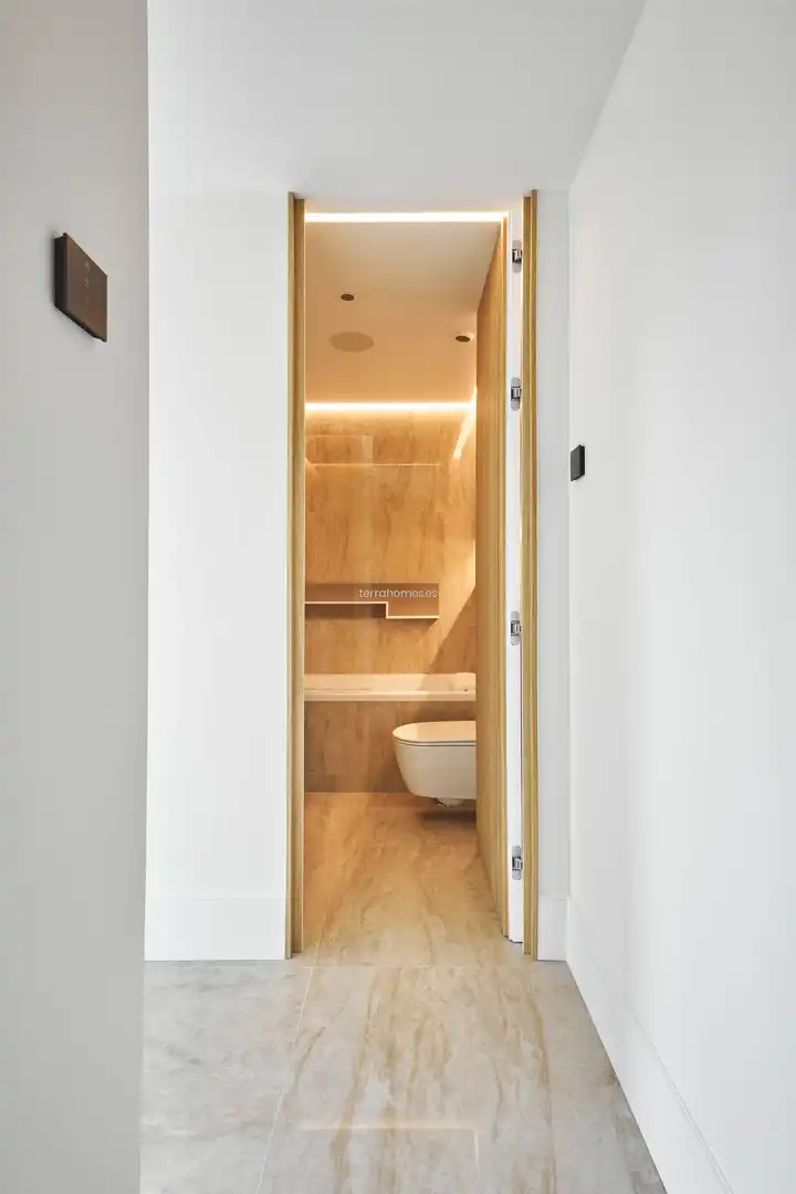 Bany de Apartament en venda en Madrid amb Aire condicionat